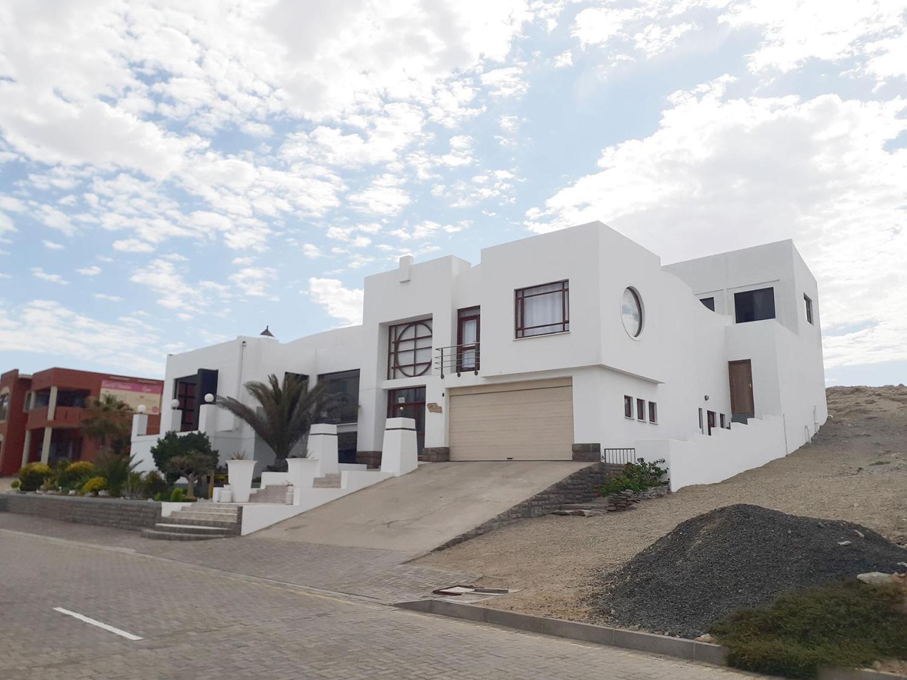 Shark Island Guesthouse Luderitz Exterior photo